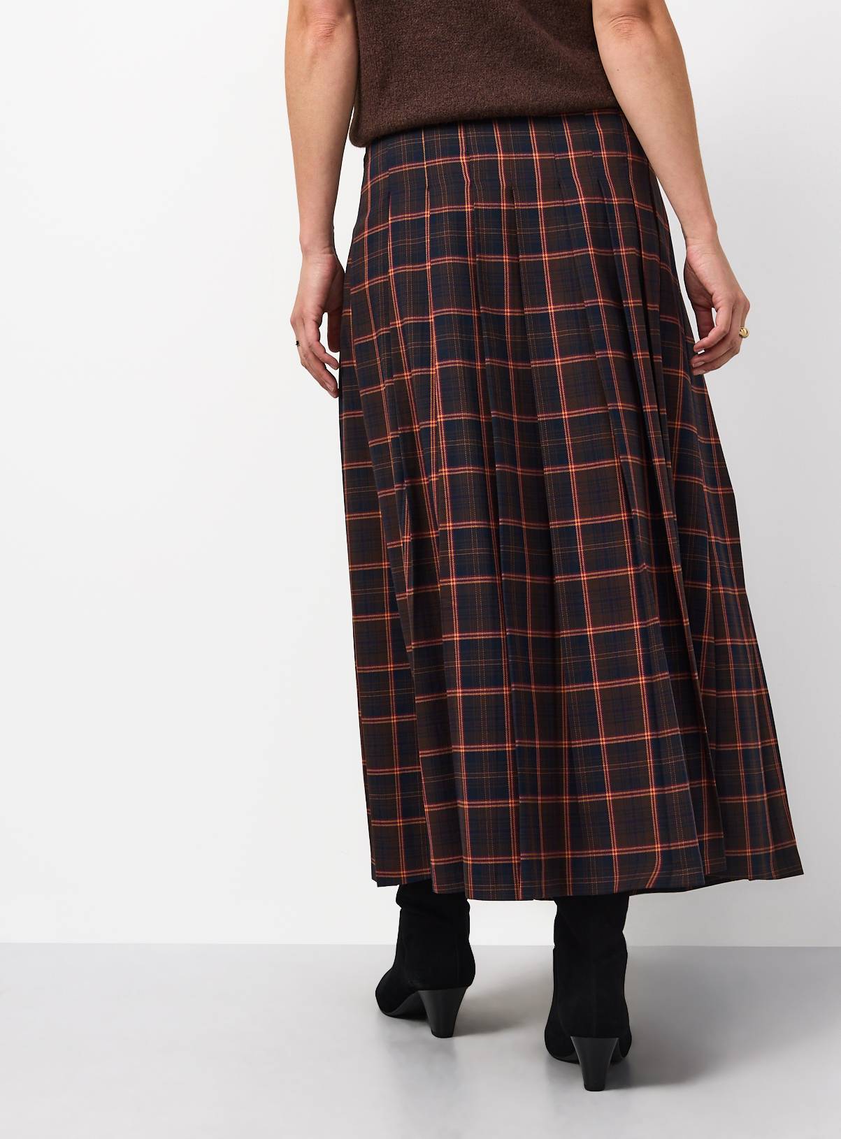 Orange & Black Tartan Check Kilt 8 - Image 4